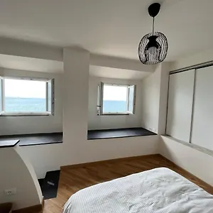 Brand New With Seaview & Private Parking Genova